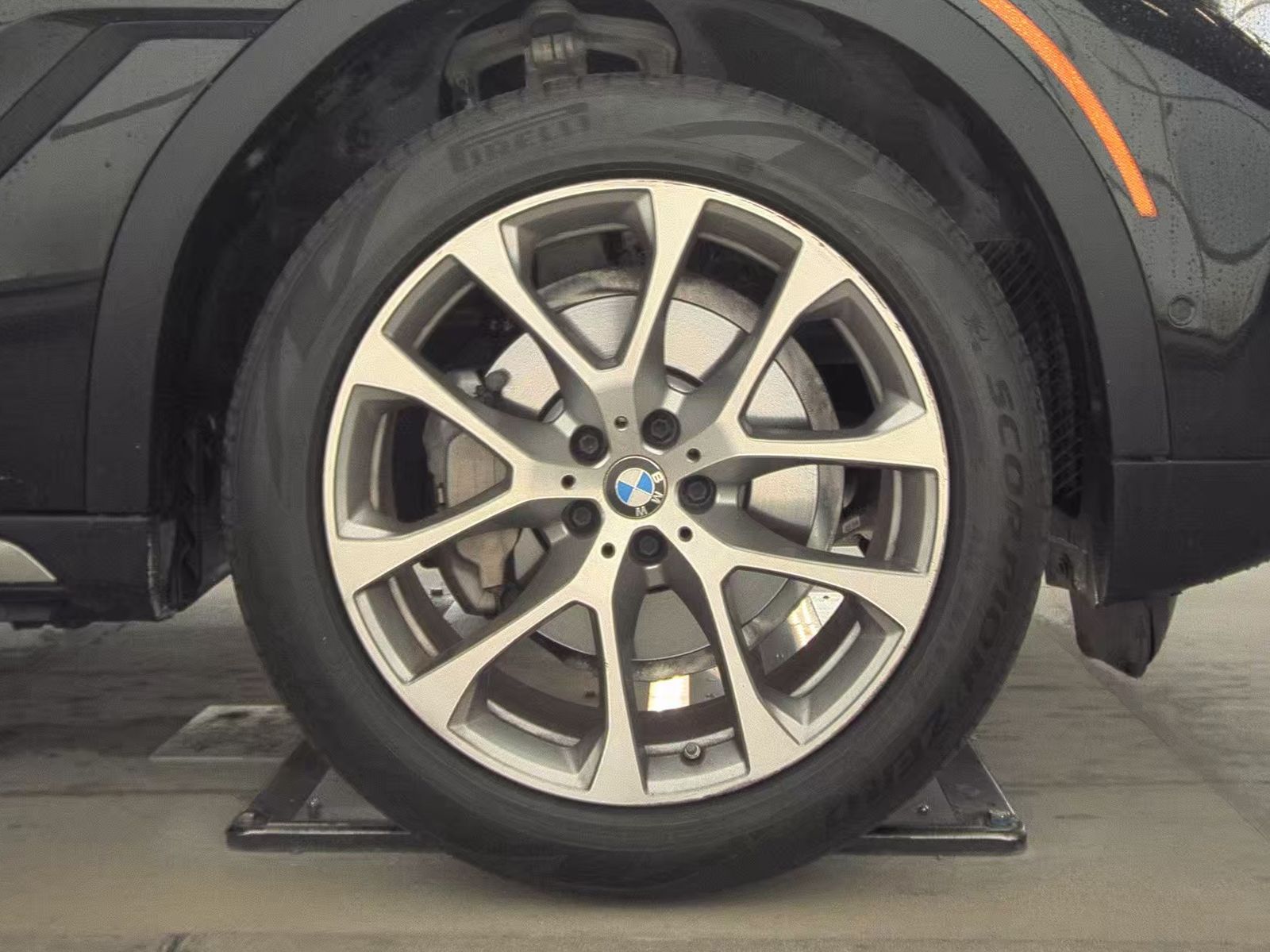 2022 BMW X6 xDrive40i AWD