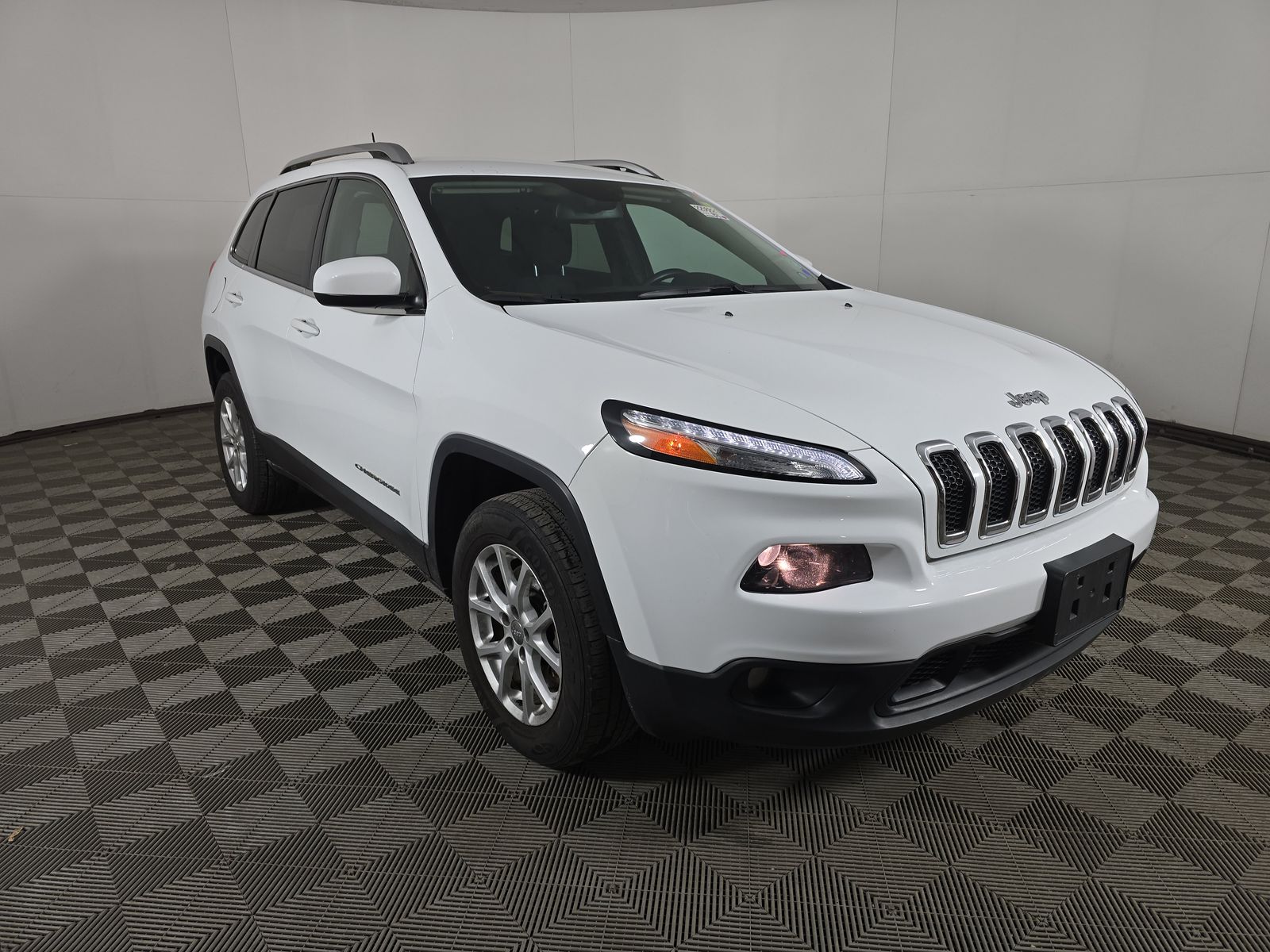 JEEP LATITUDE - 4