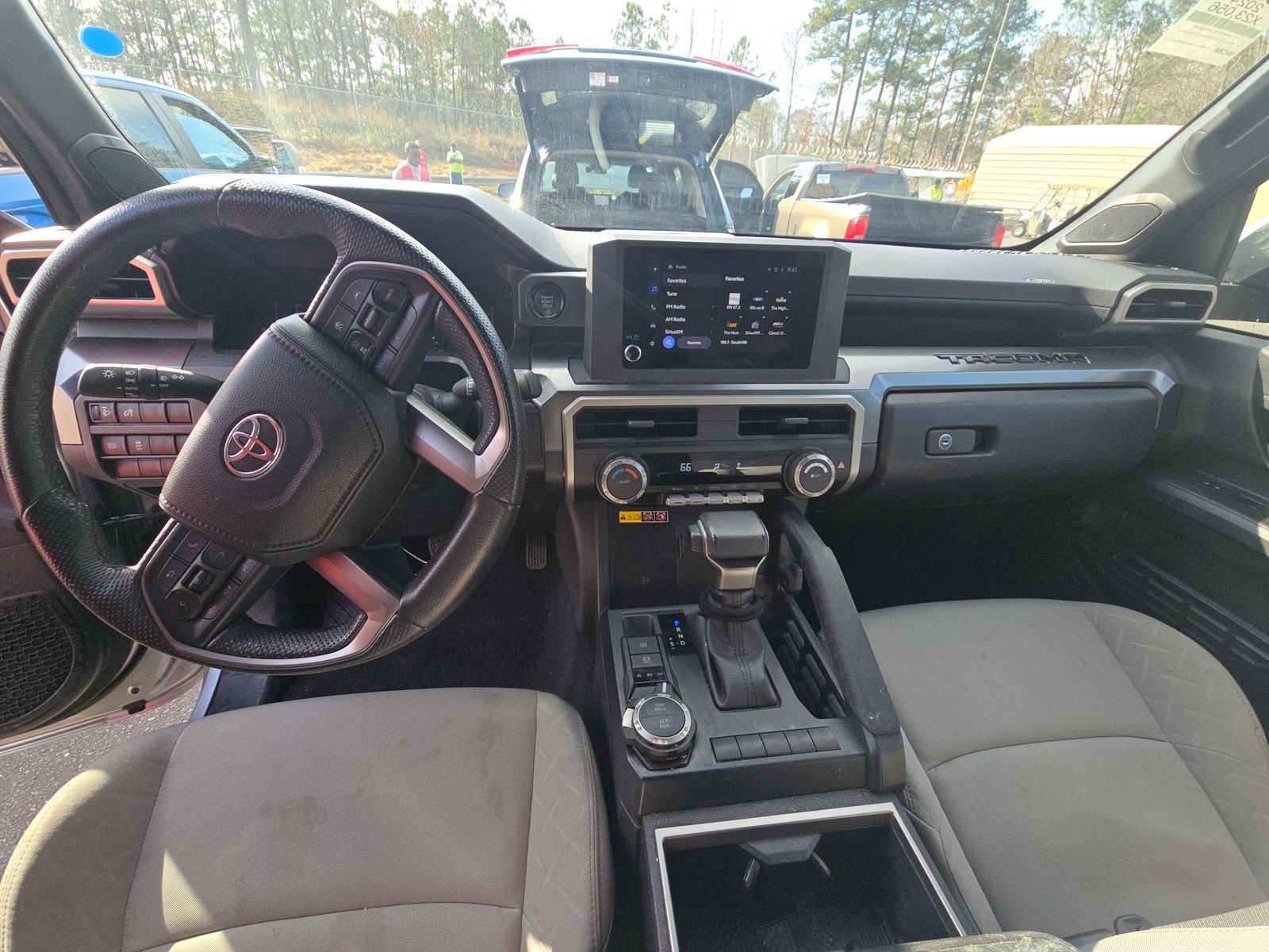 2024 Toyota Tacoma SR5 AWD