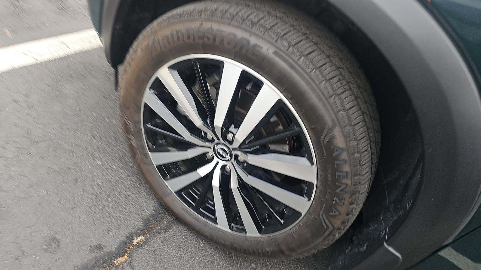 2025 Nissan Pathfinder Platinum FWD