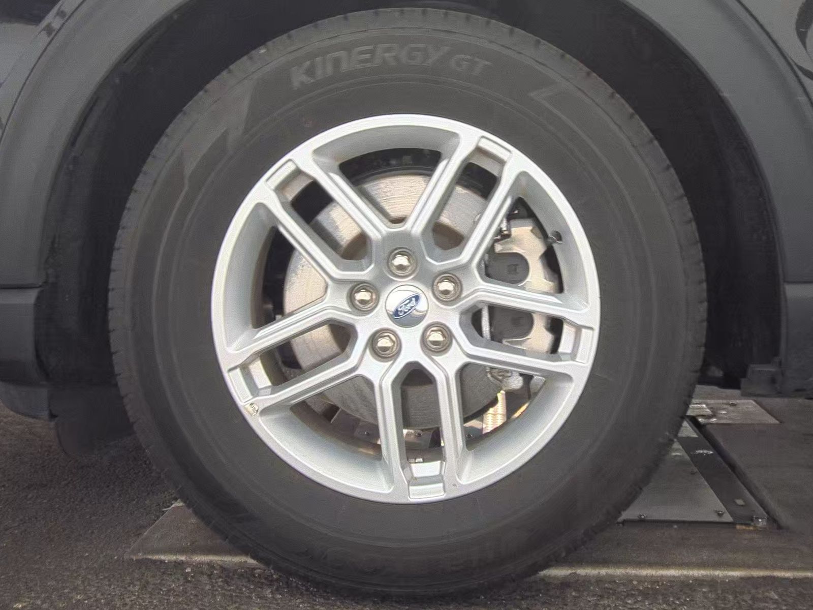 2025 Ford Explorer Active RWD