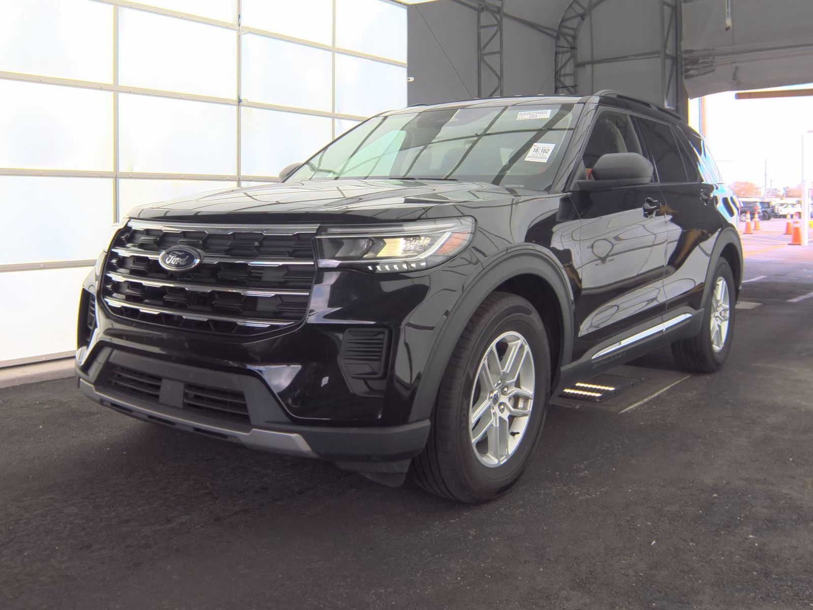 2025 Ford Explorer Active RWD