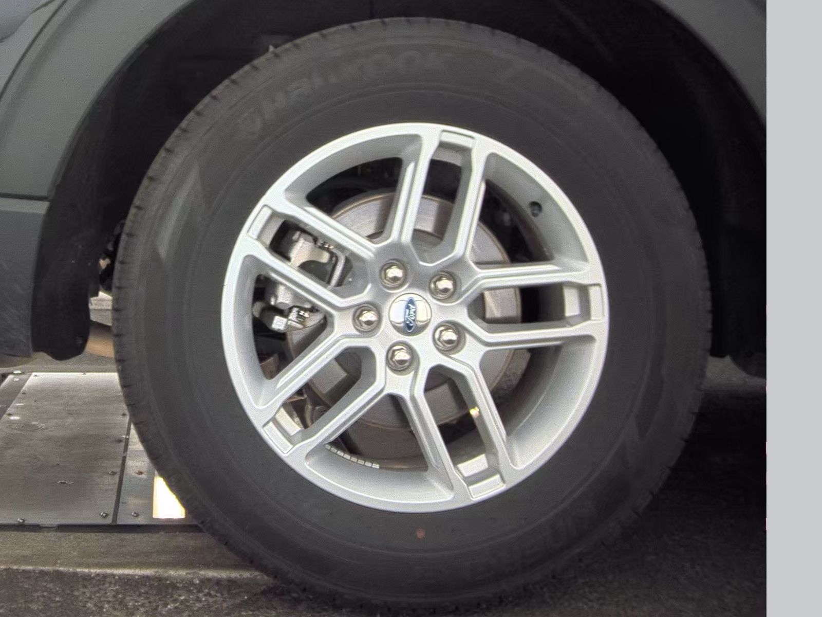 2025 Ford Explorer Active RWD