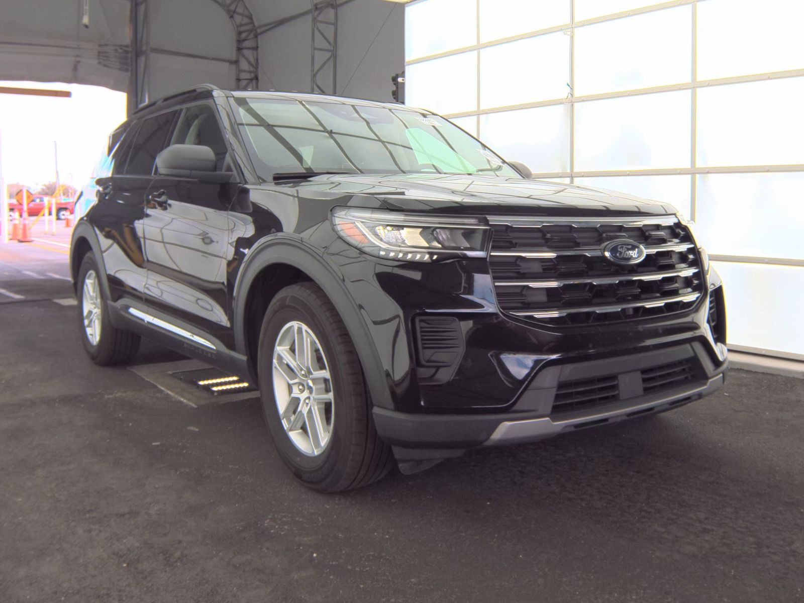 2025 Ford Explorer Active RWD