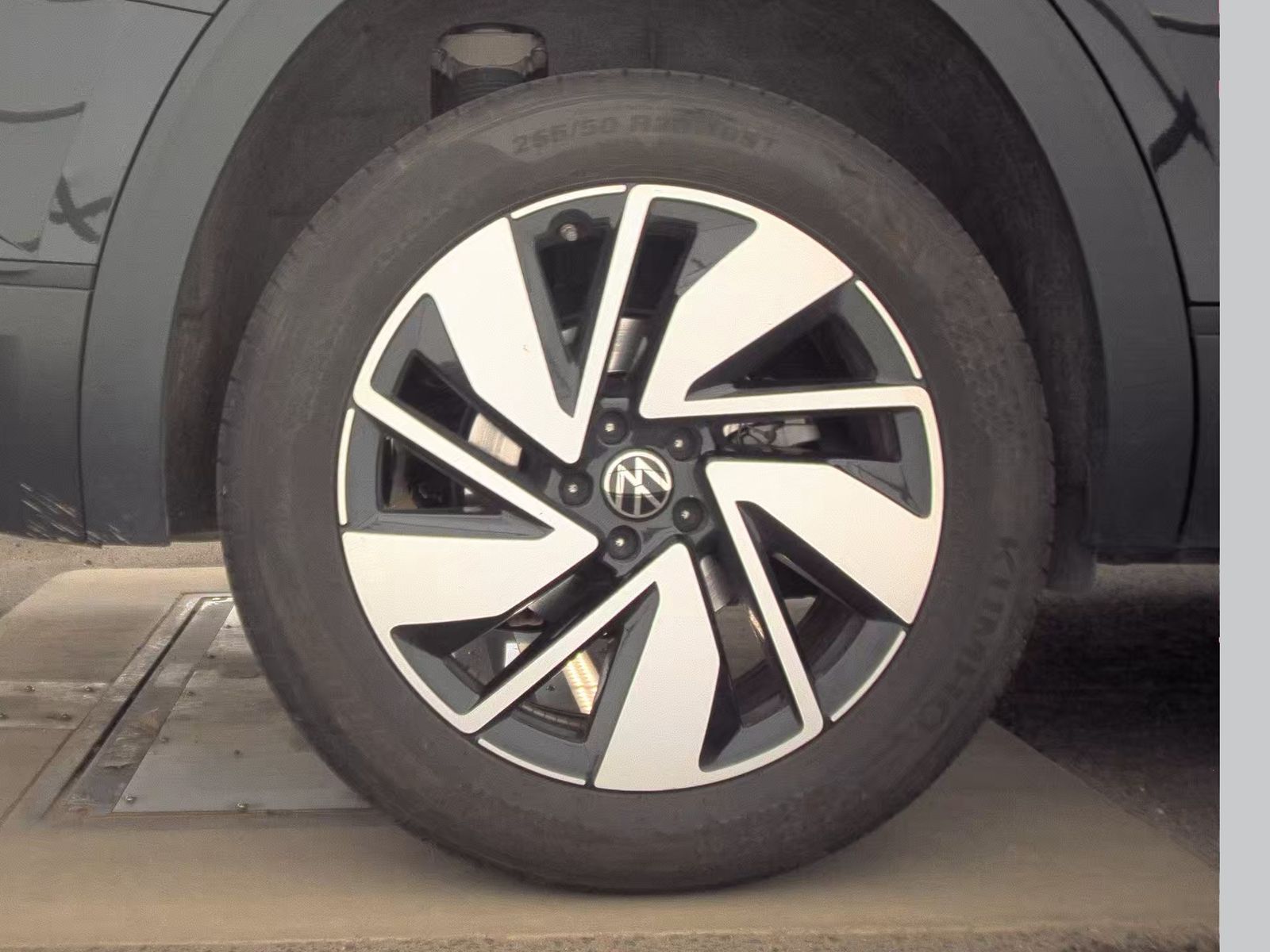 2025 Volkswagen Atlas 2.0T SE AWD