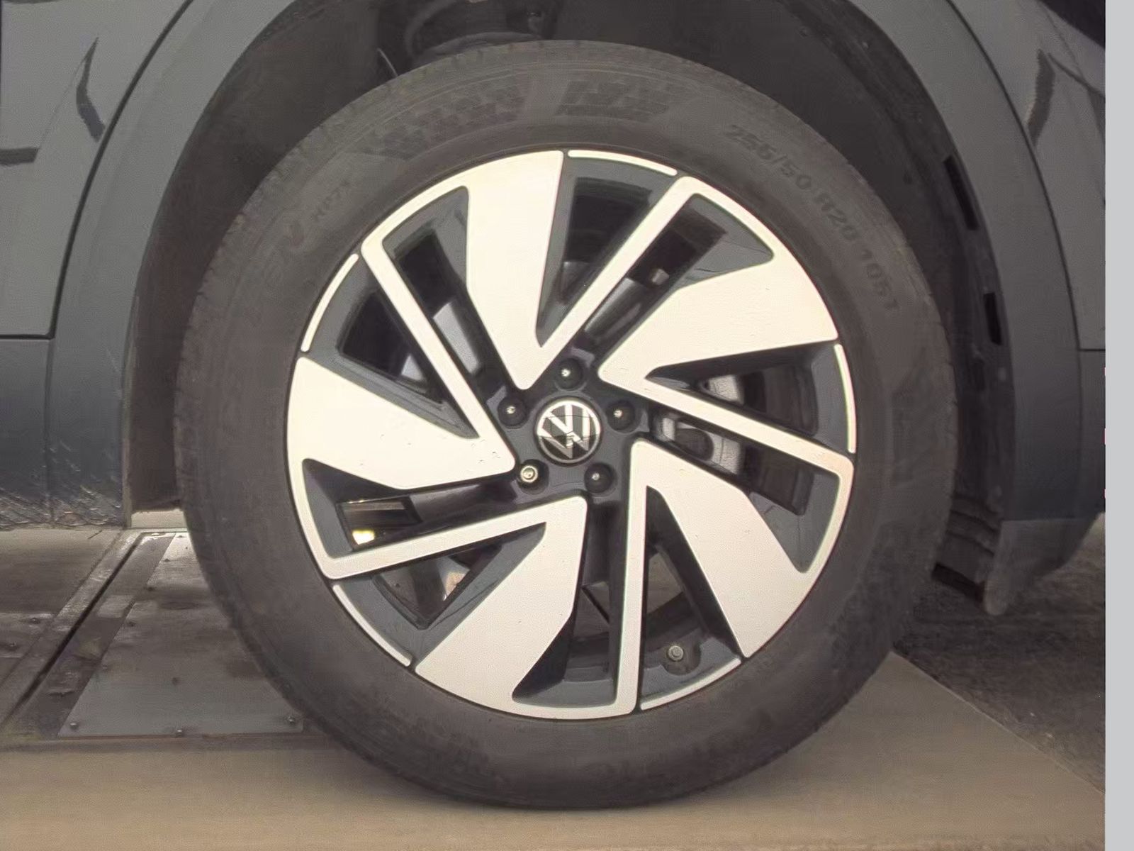 2025 Volkswagen Atlas 2.0T SE AWD