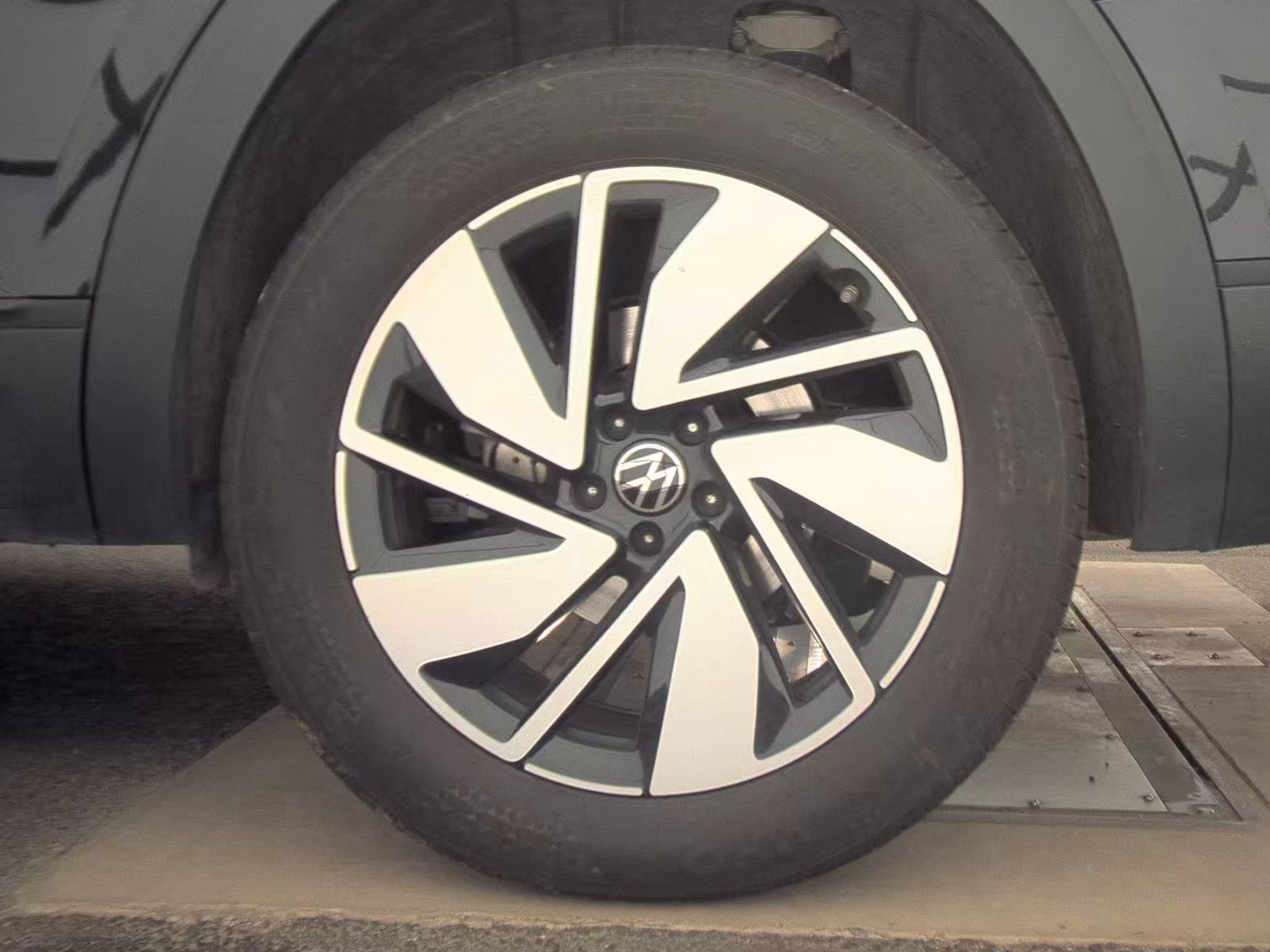 2025 Volkswagen Atlas 2.0T SE AWD