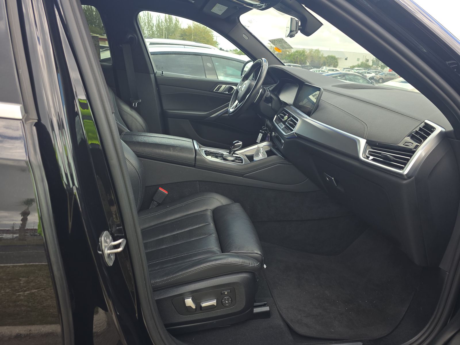 2022 BMW X6 xDrive40i AWD