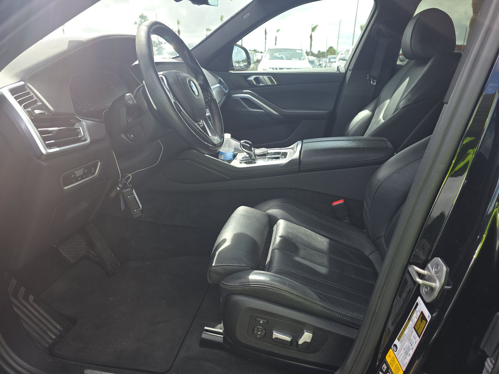 2022 BMW X6 xDrive40i AWD