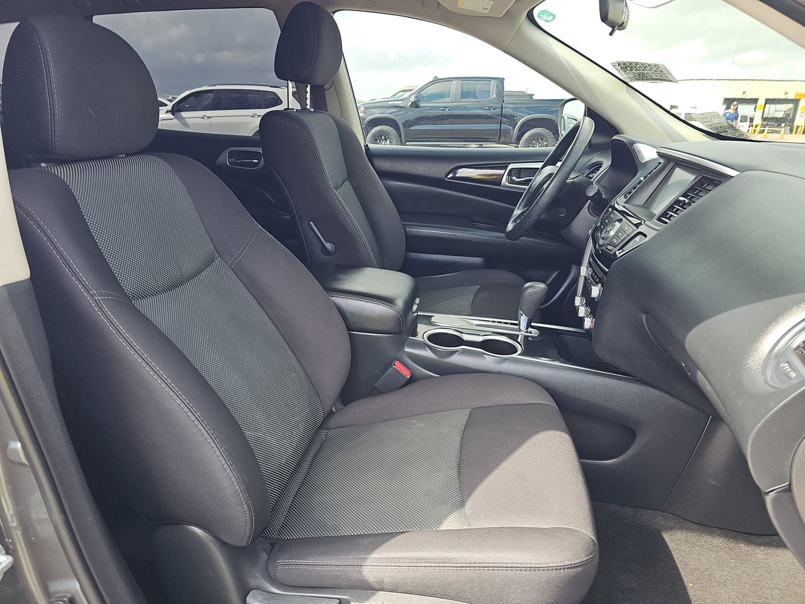 2020 Nissan Pathfinder S FWD