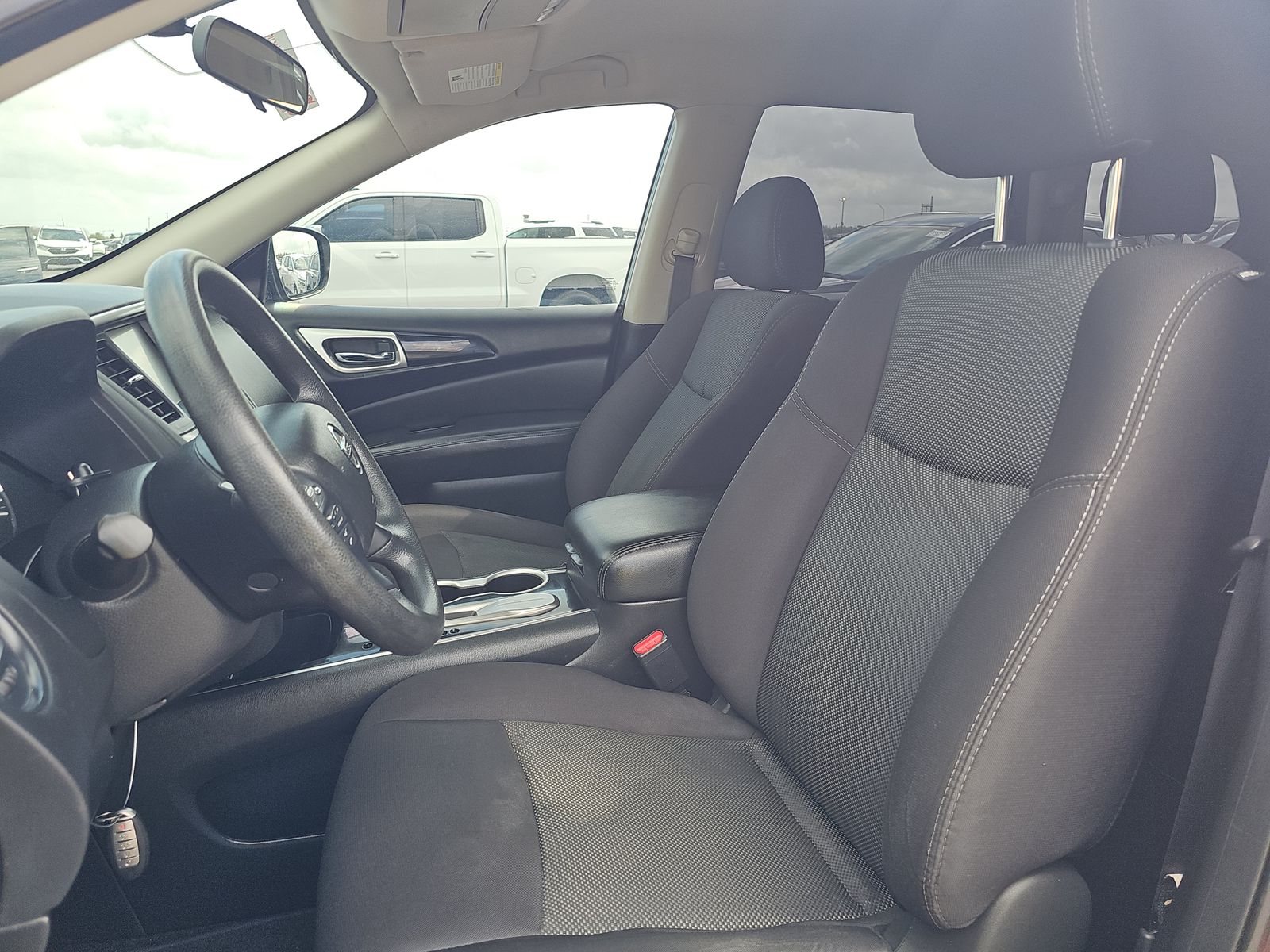 2020 Nissan Pathfinder S FWD