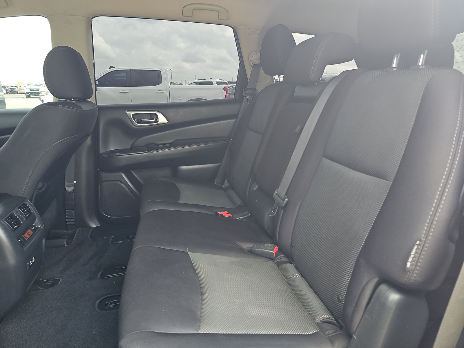 2020 Nissan Pathfinder S FWD