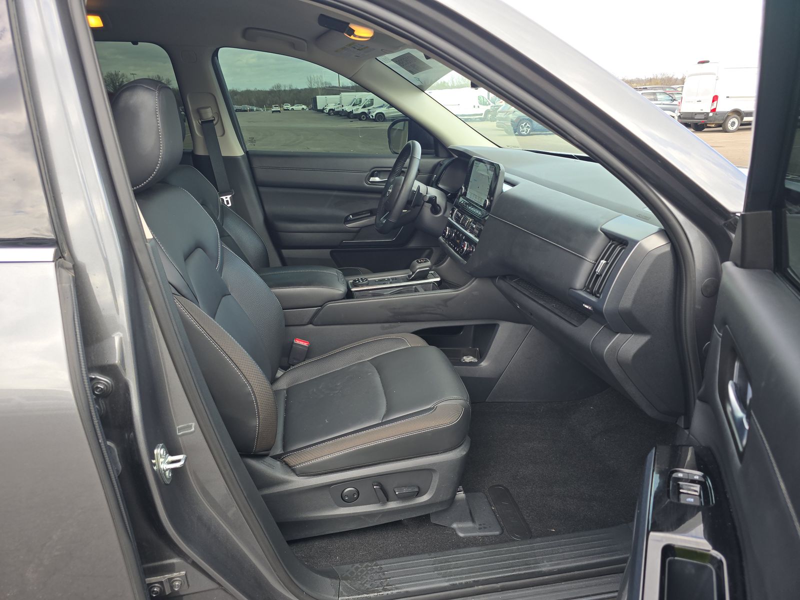 2025 Nissan Pathfinder SL AWD