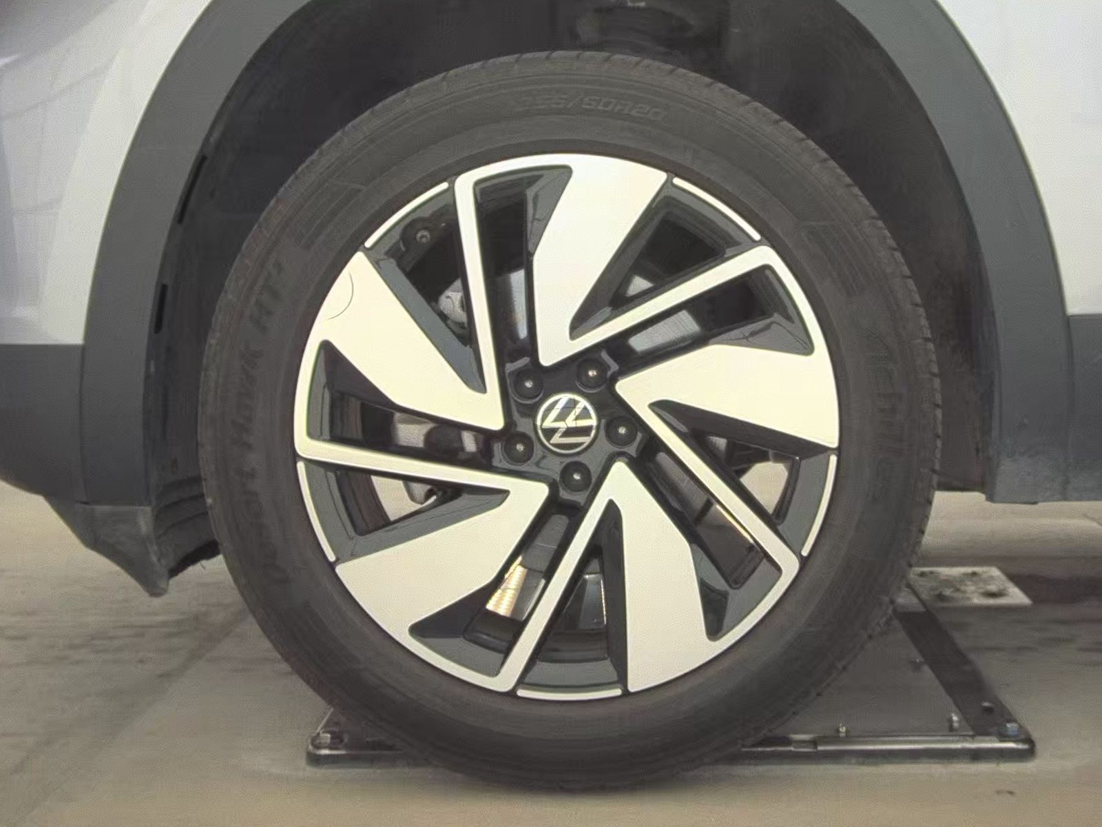 2024 Volkswagen Atlas 2.0T SE FWD