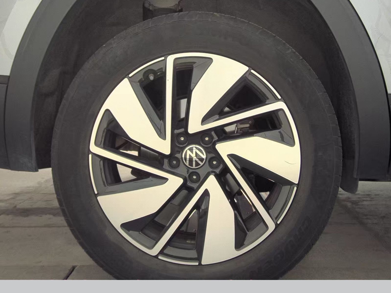 2024 Volkswagen Atlas 2.0T SE FWD