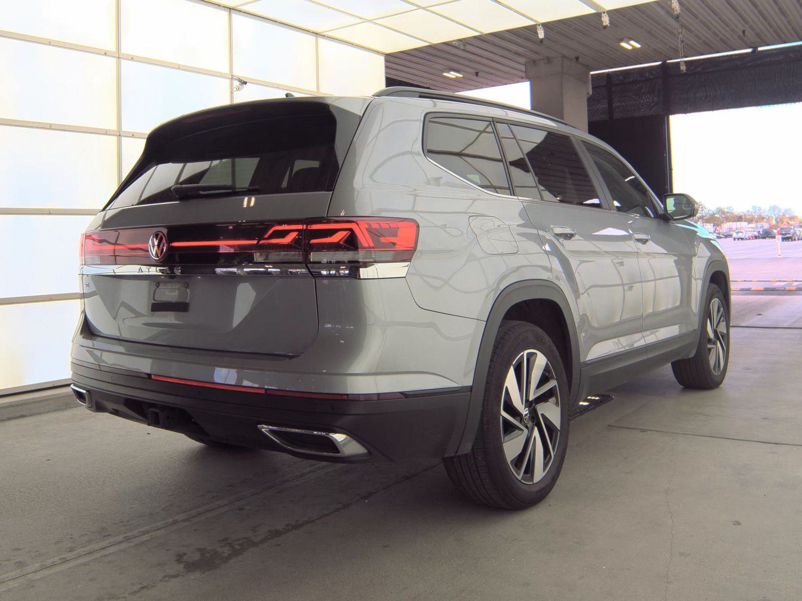 2024 Volkswagen Atlas 2.0T SE FWD