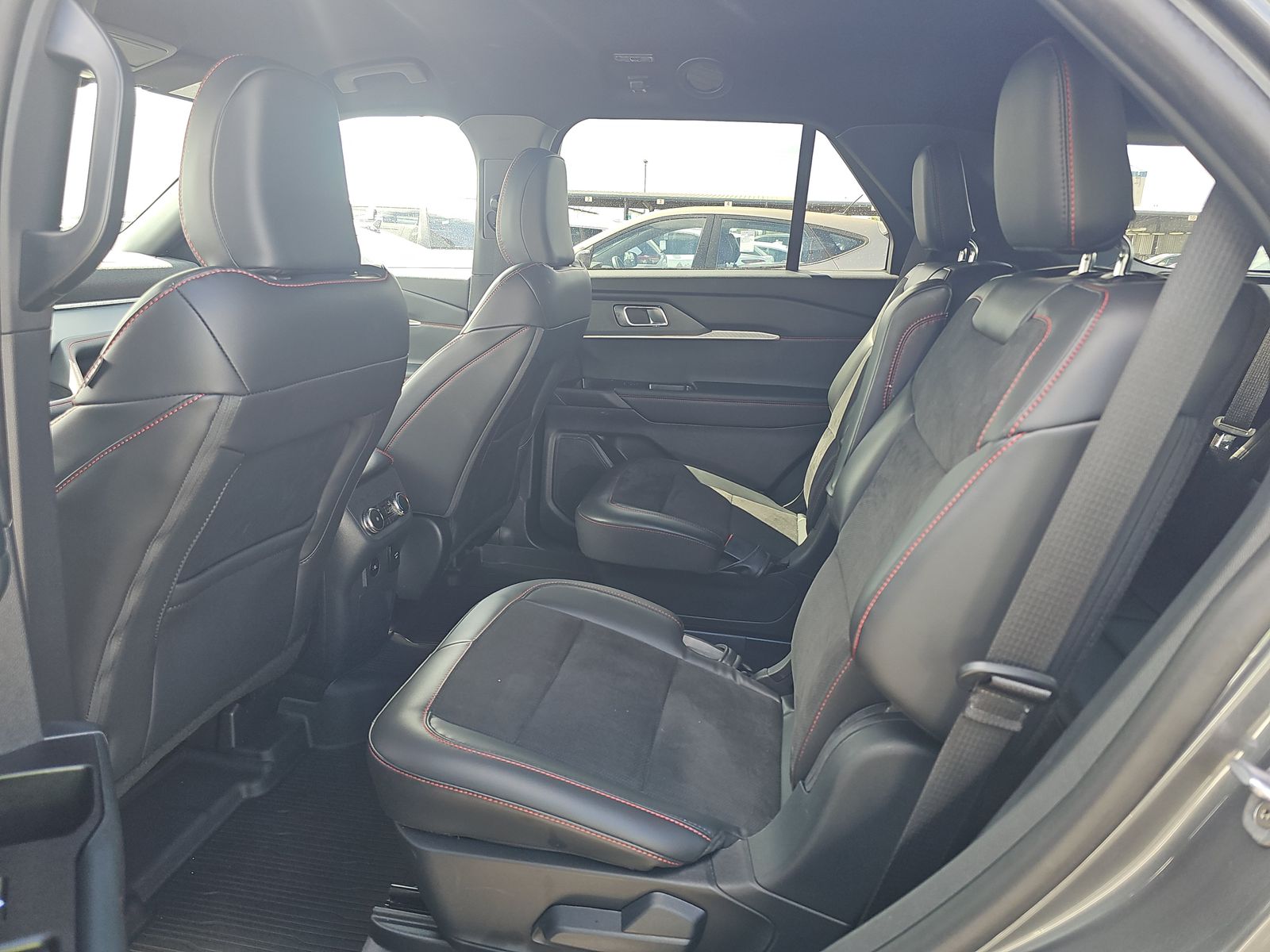 2025 Ford Explorer ST AWD