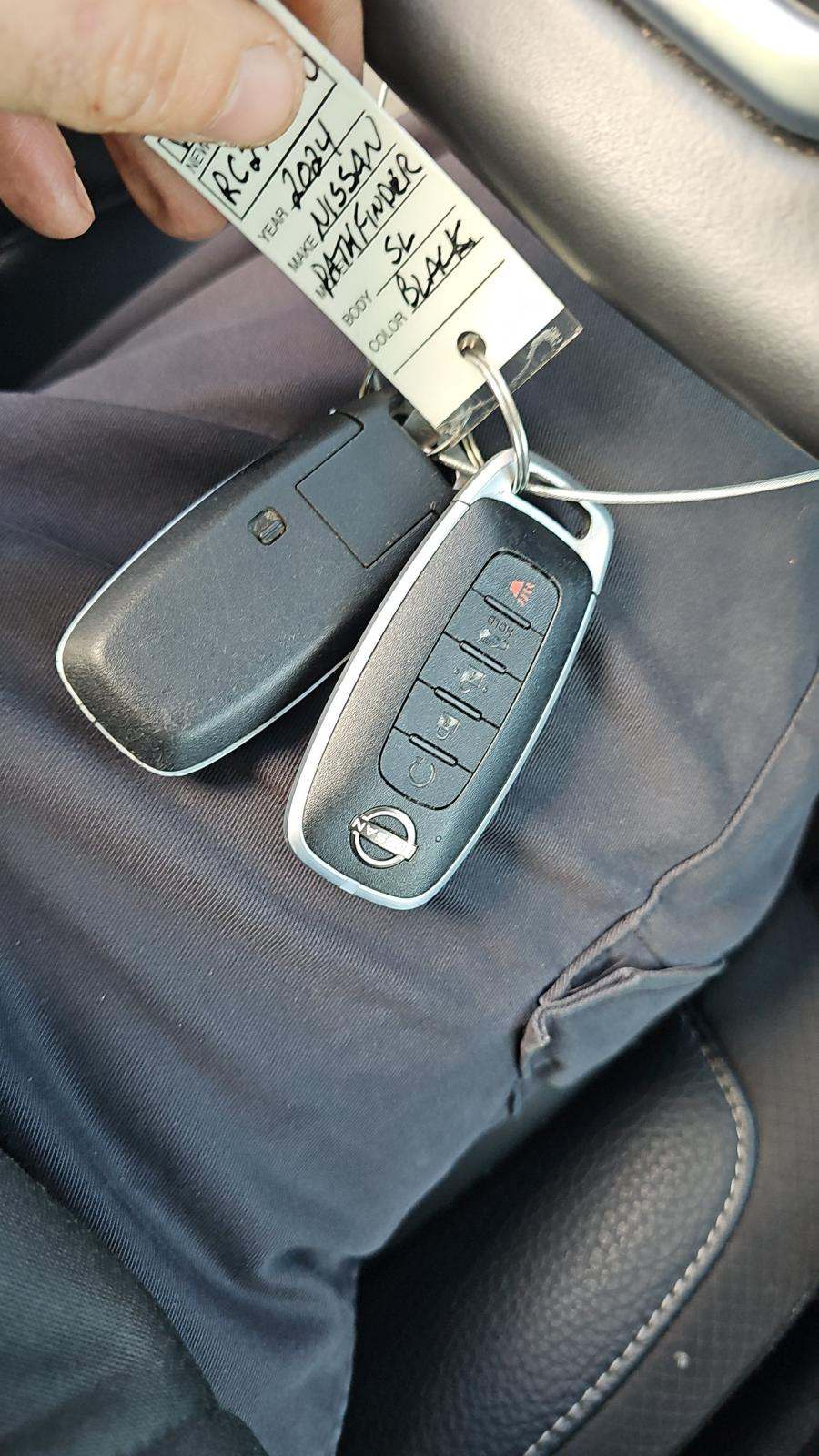 2024 Nissan Pathfinder SL AWD