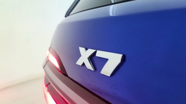 2025 BMW X7 M60i AWD