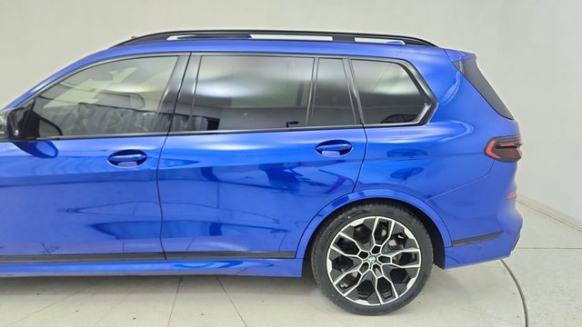2025 BMW X7 M60i AWD