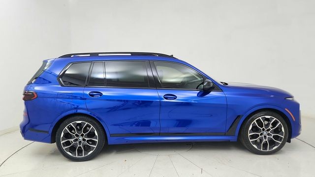2025 BMW X7 M60i AWD