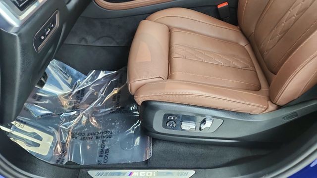 2025 BMW X7 M60i AWD