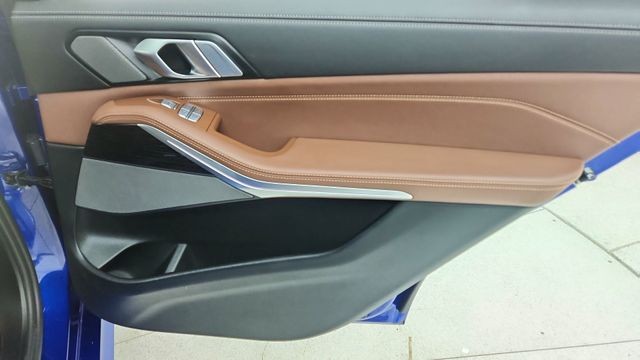 2025 BMW X7 M60i AWD