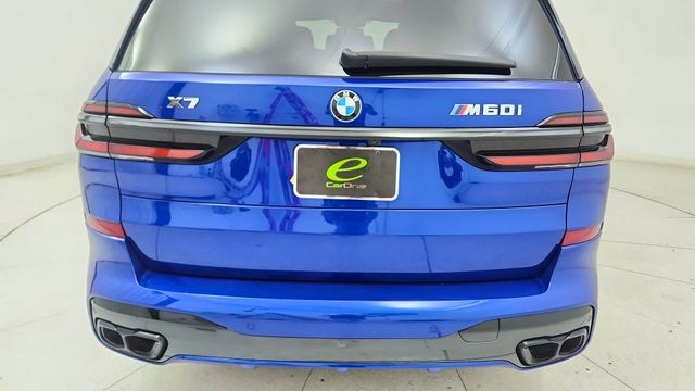 2025 BMW X7 M60i AWD