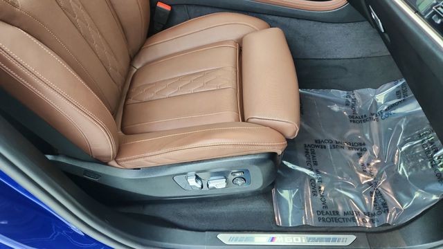 2025 BMW X7 M60i AWD