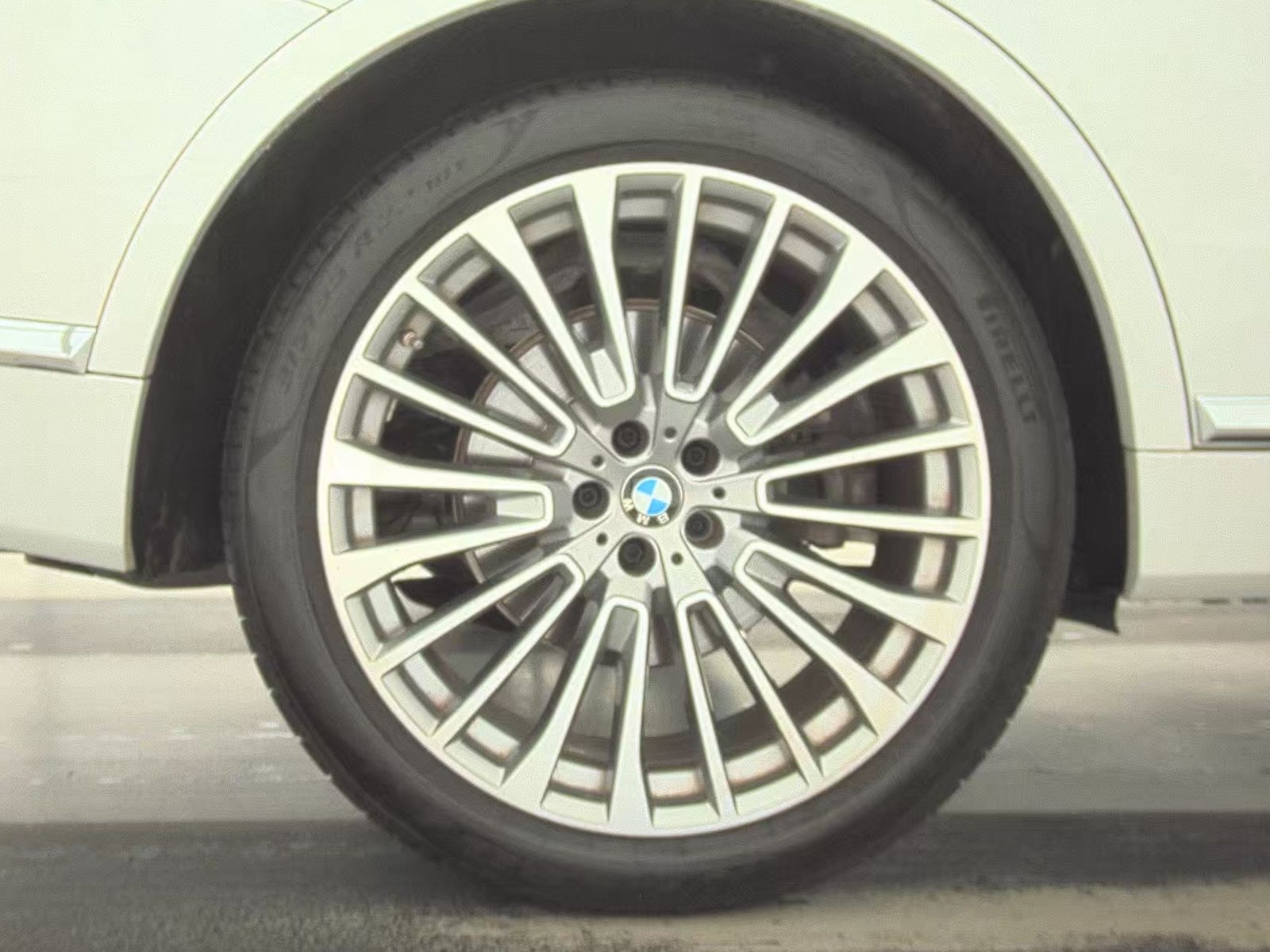 2024 BMW X7 xDrive40i AWD