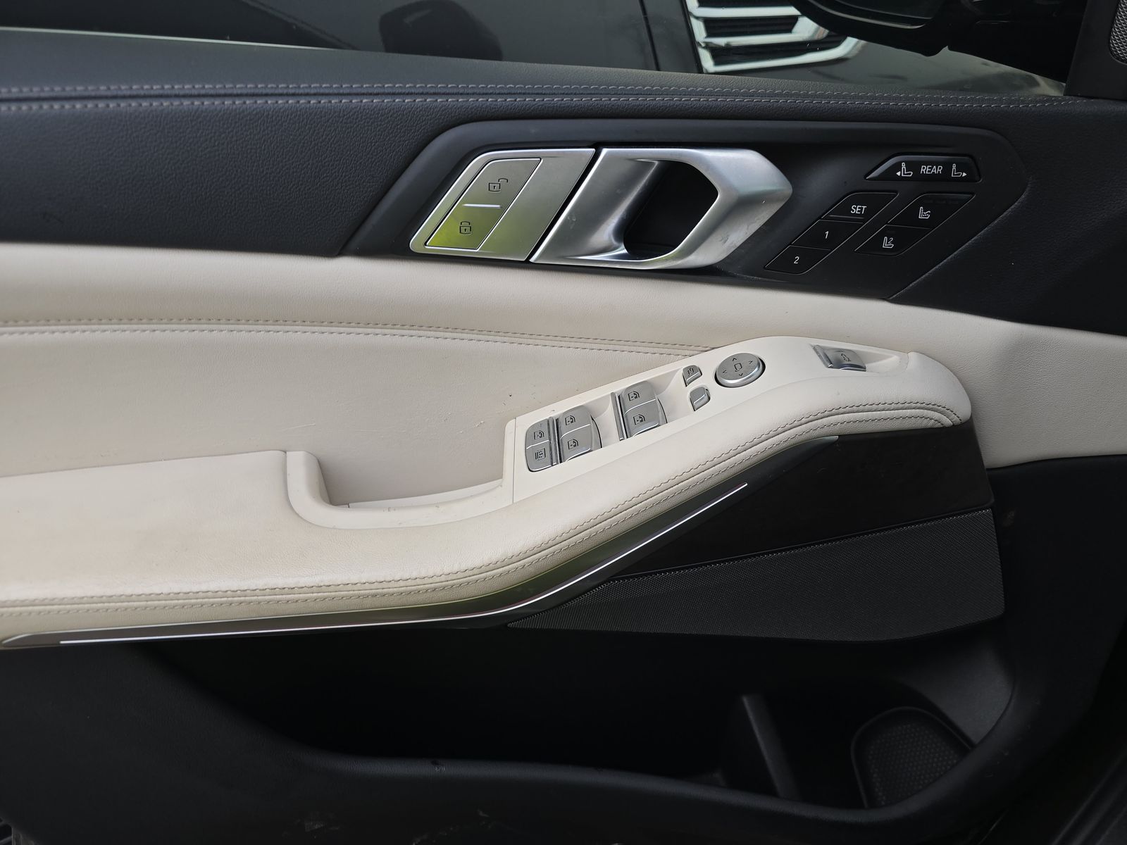 2020 BMW X7 xDrive40i AWD