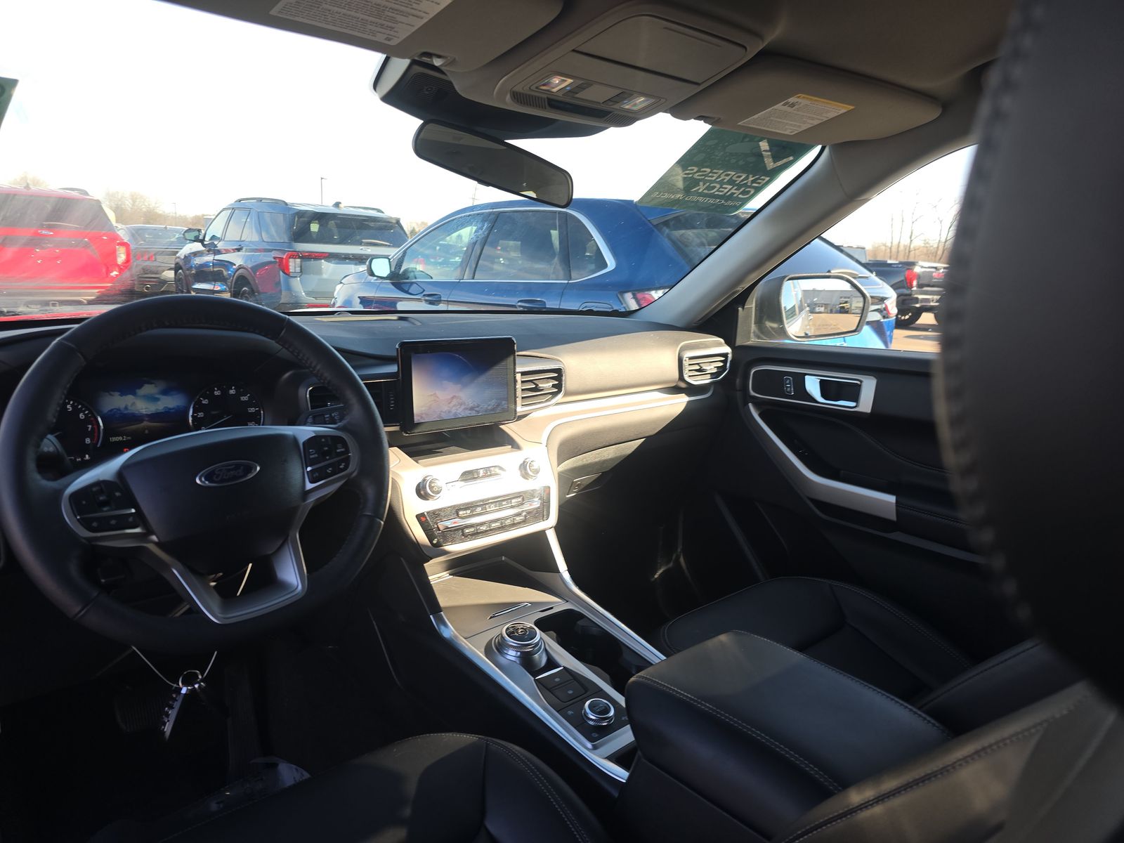 2024 Ford Explorer XLT AWD