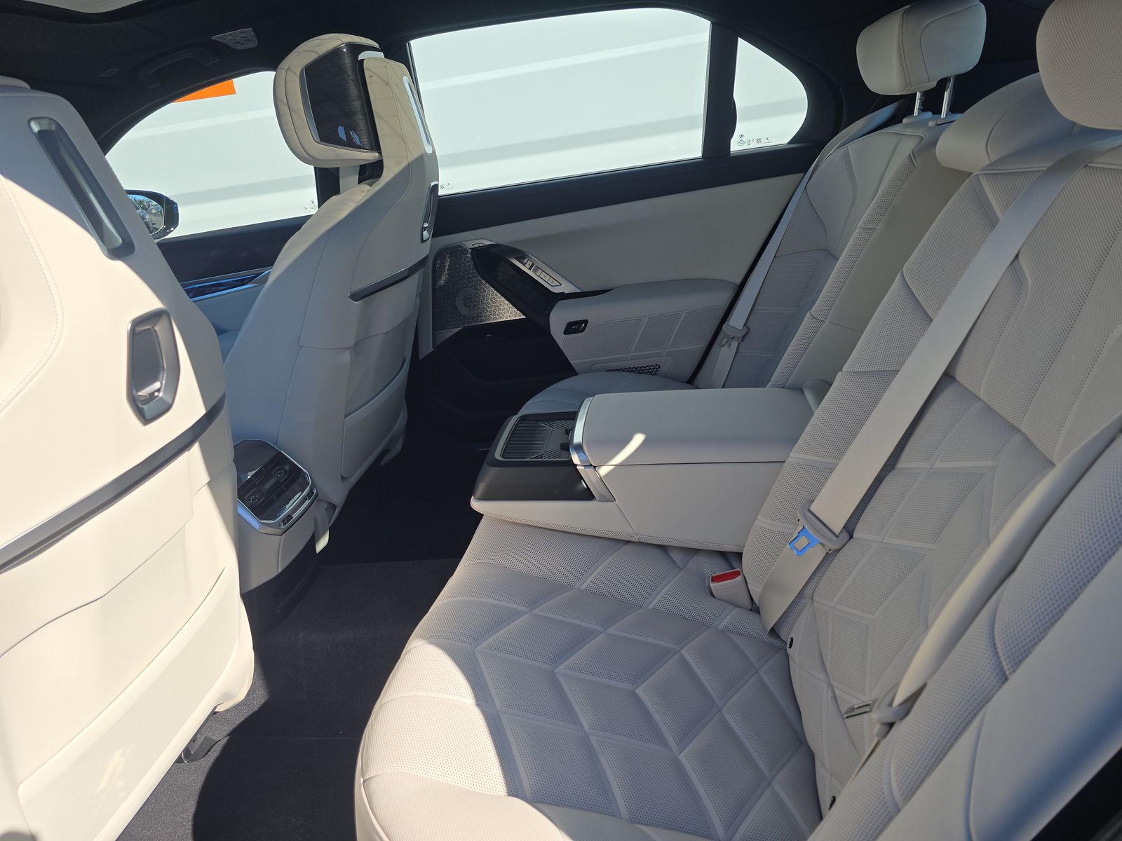 2024 BMW 7 Series 760i xDrive AWD