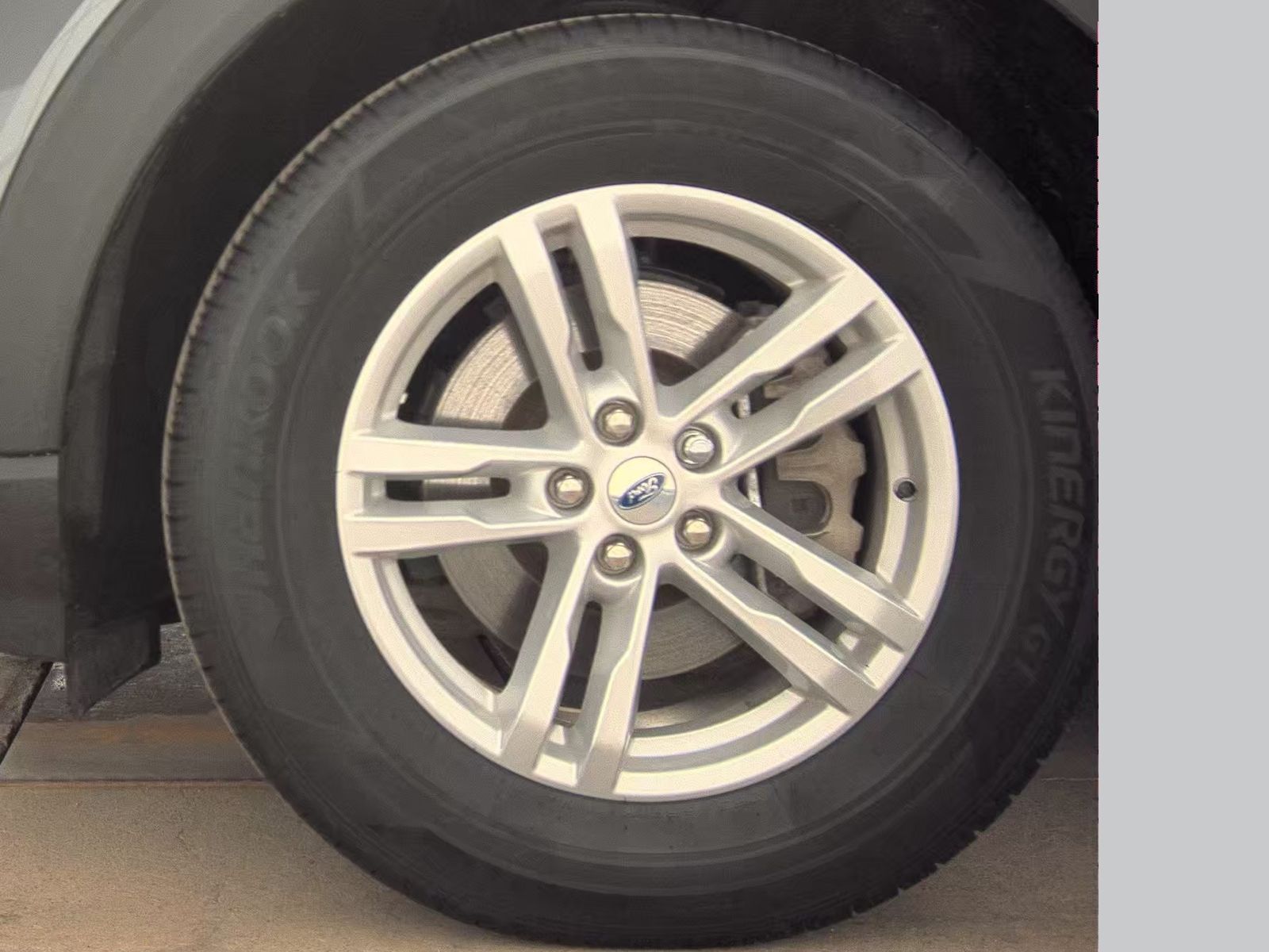 2024 Ford Explorer XLT AWD