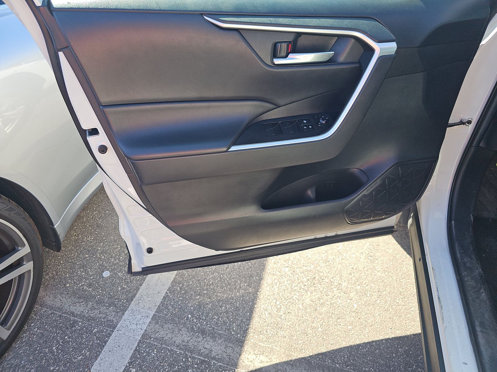 2020 Toyota RAV4 XLE AWD