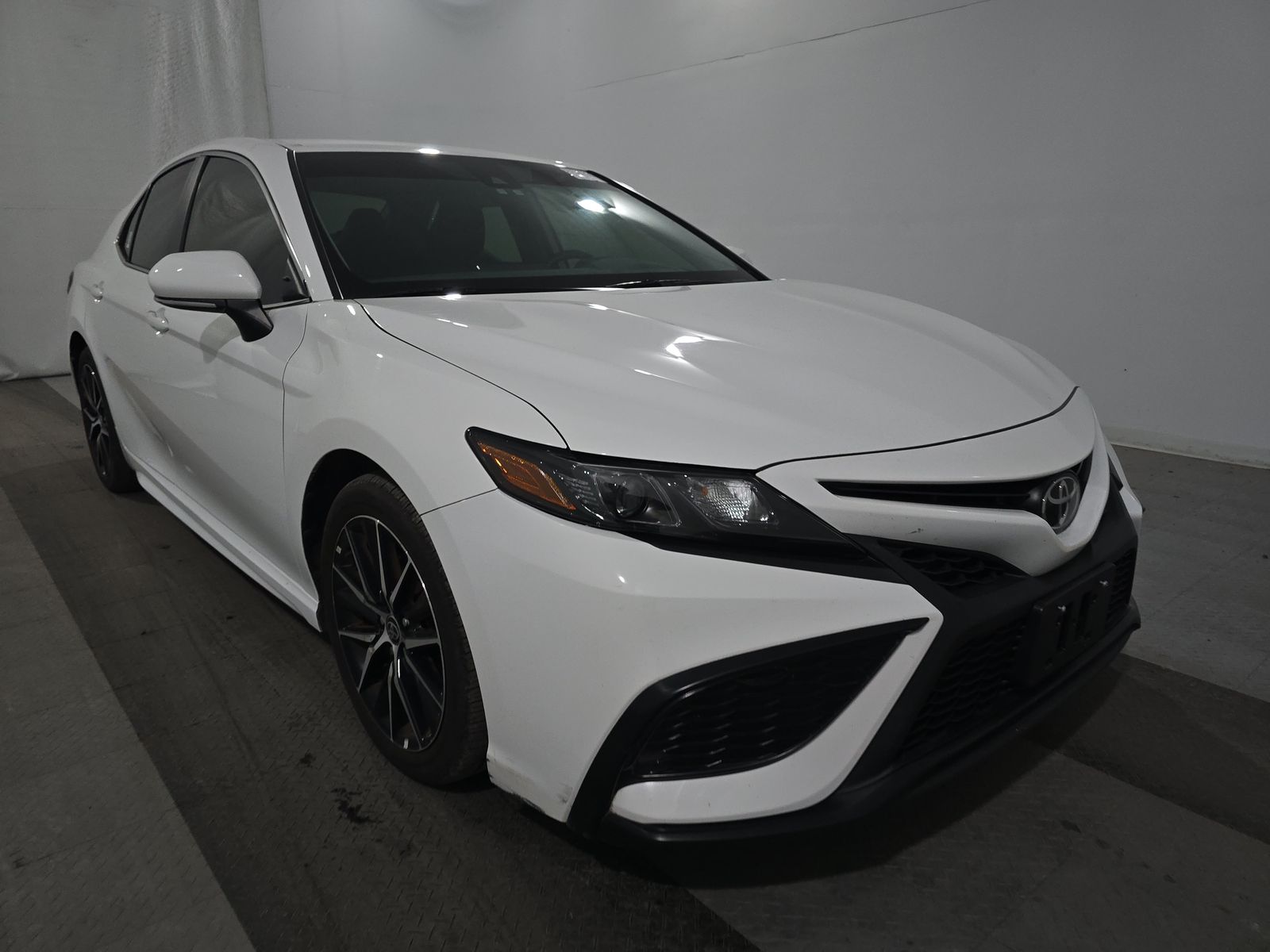 TOYOTA CAMRY - 4