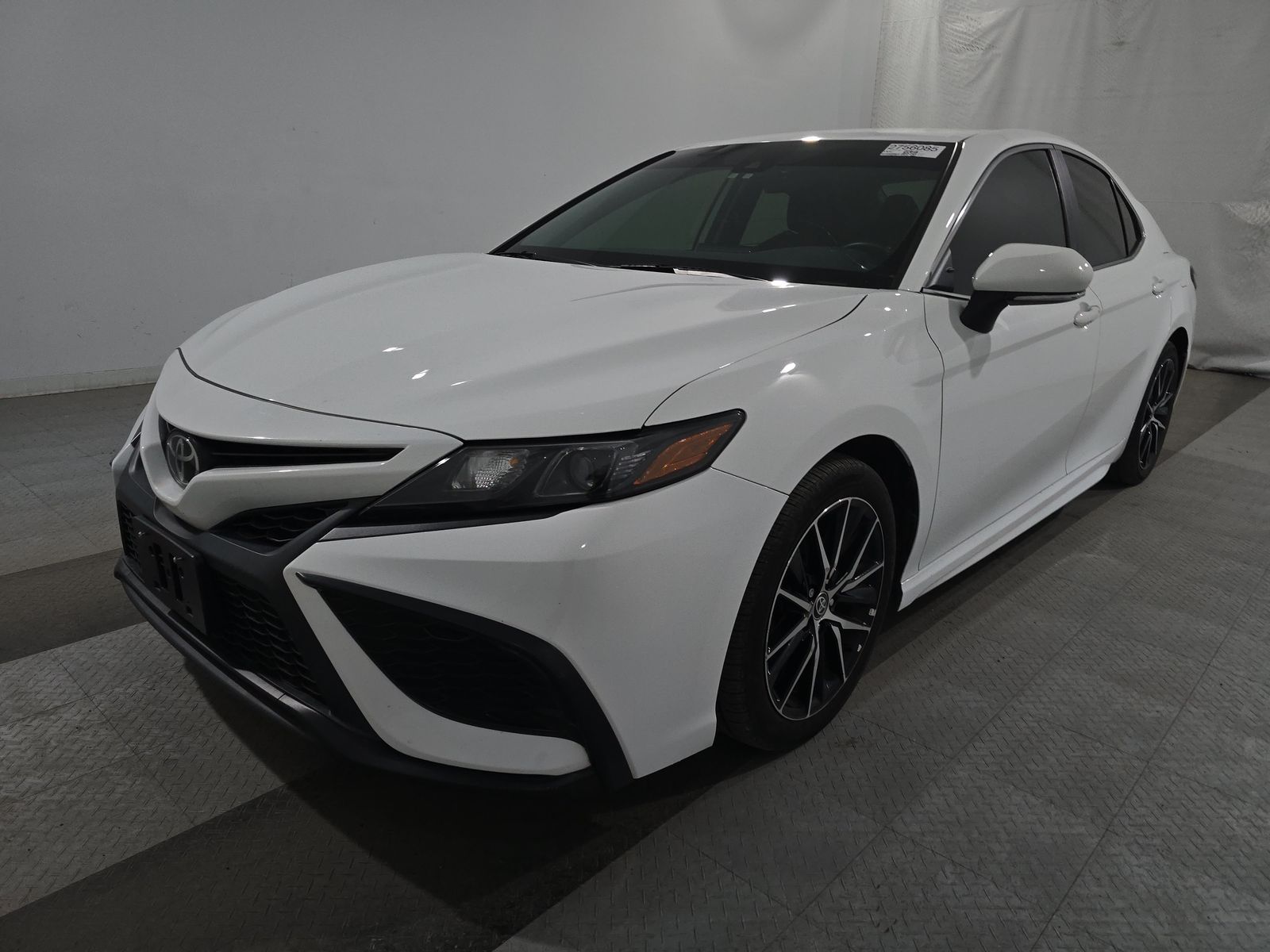 TOYOTA CAMRY - 1