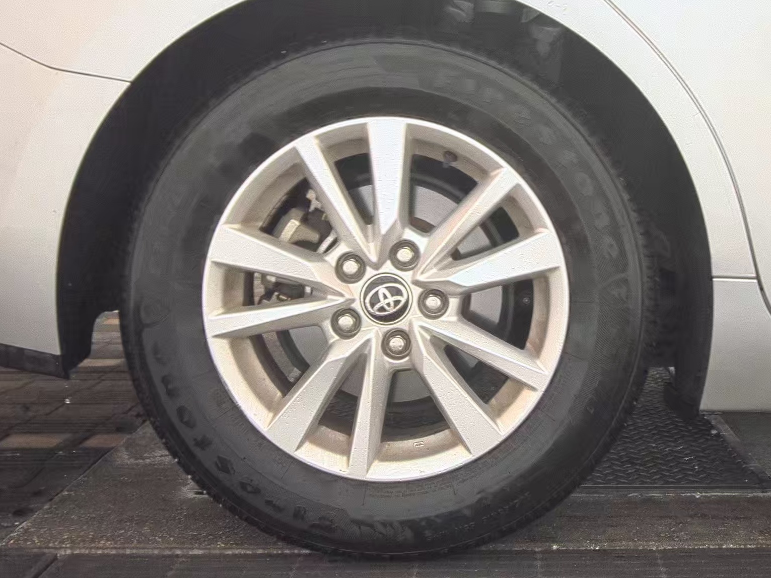 2025 Toyota Camry LE FWD