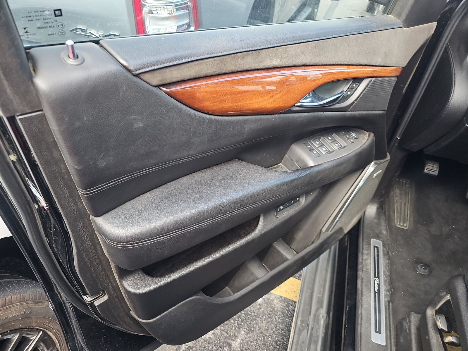 2016 Cadillac Escalade Luxury RWD