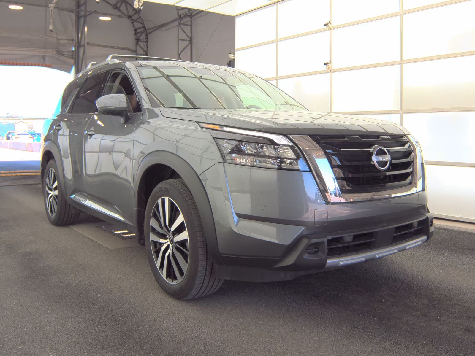 2025 Nissan Pathfinder Platinum FWD