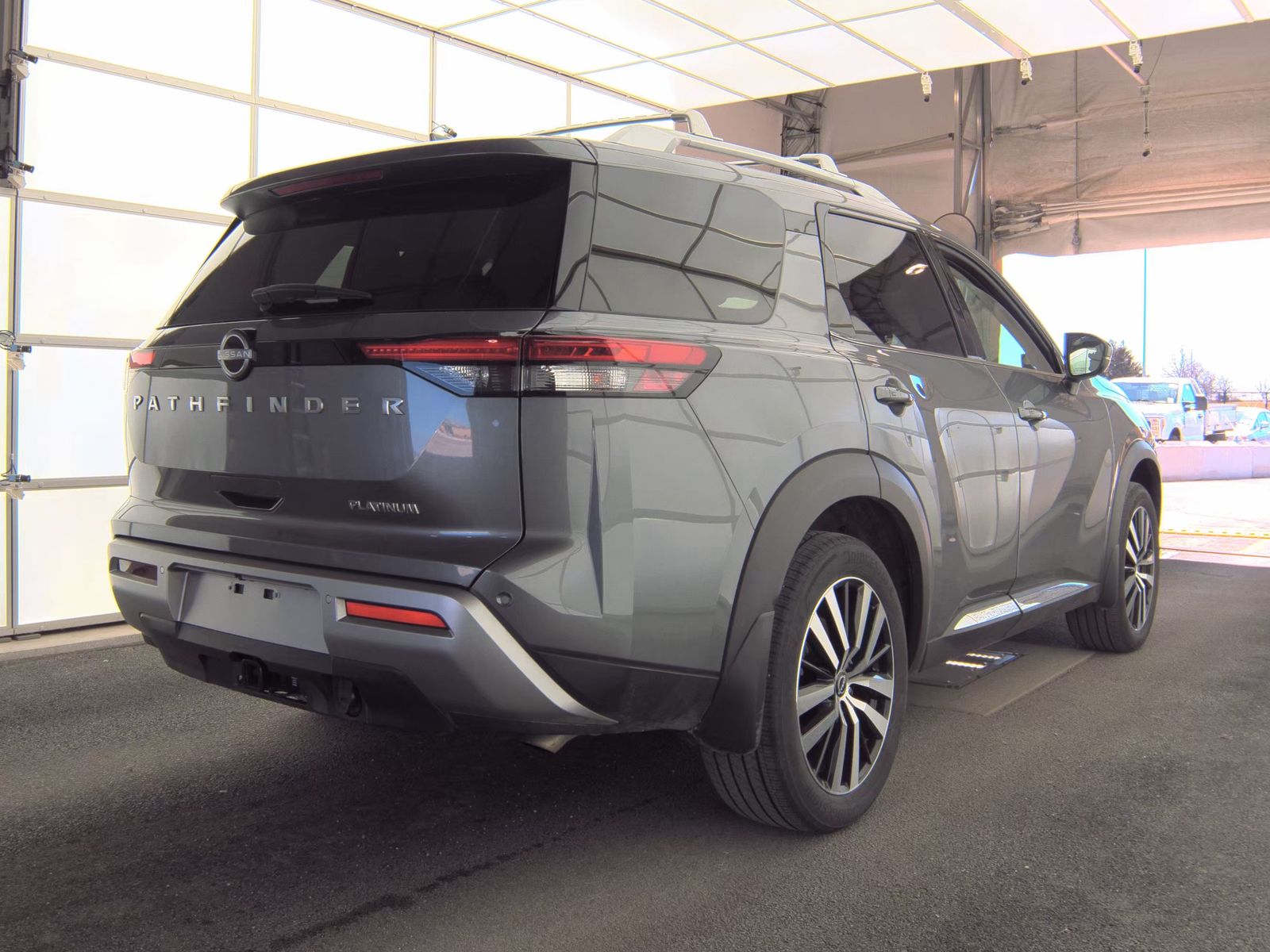 2025 Nissan Pathfinder Platinum FWD