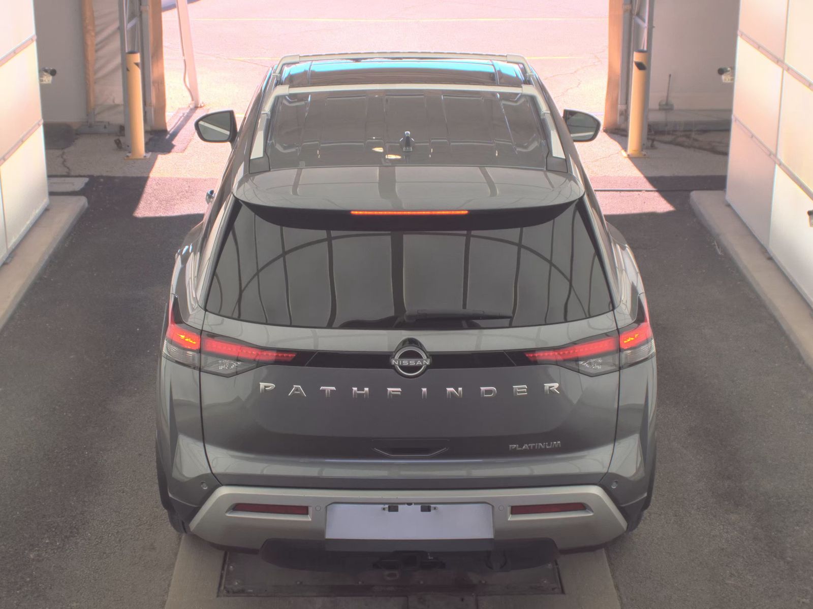 2025 Nissan Pathfinder Platinum FWD