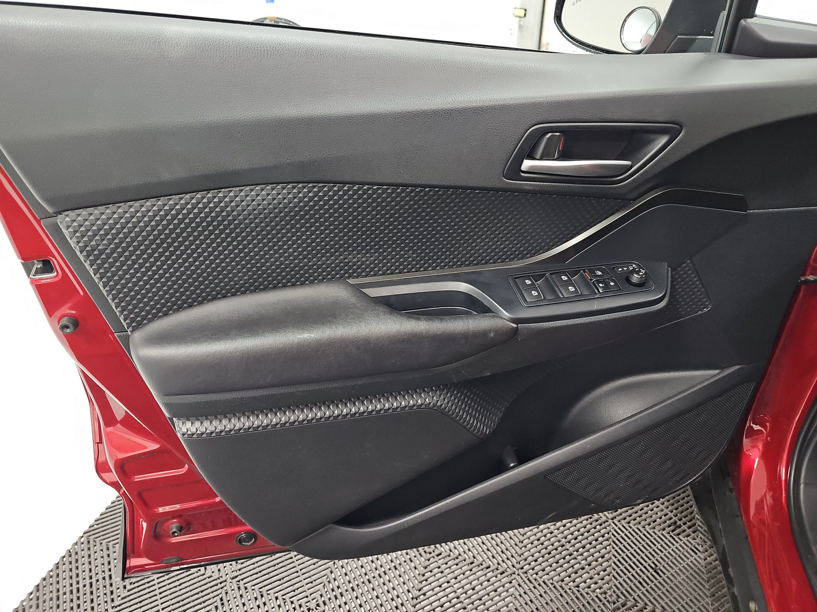 2018 Toyota C-HR XLE Premium FWD