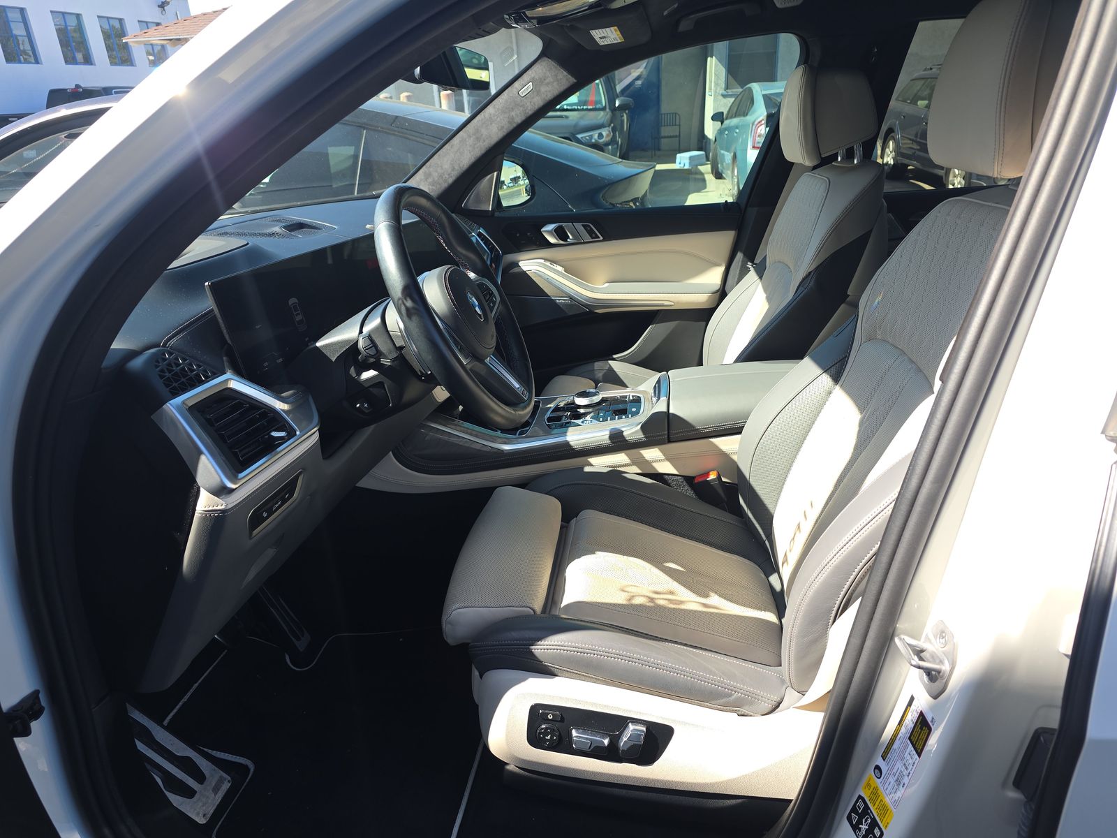 2024 BMW X7 M60i AWD