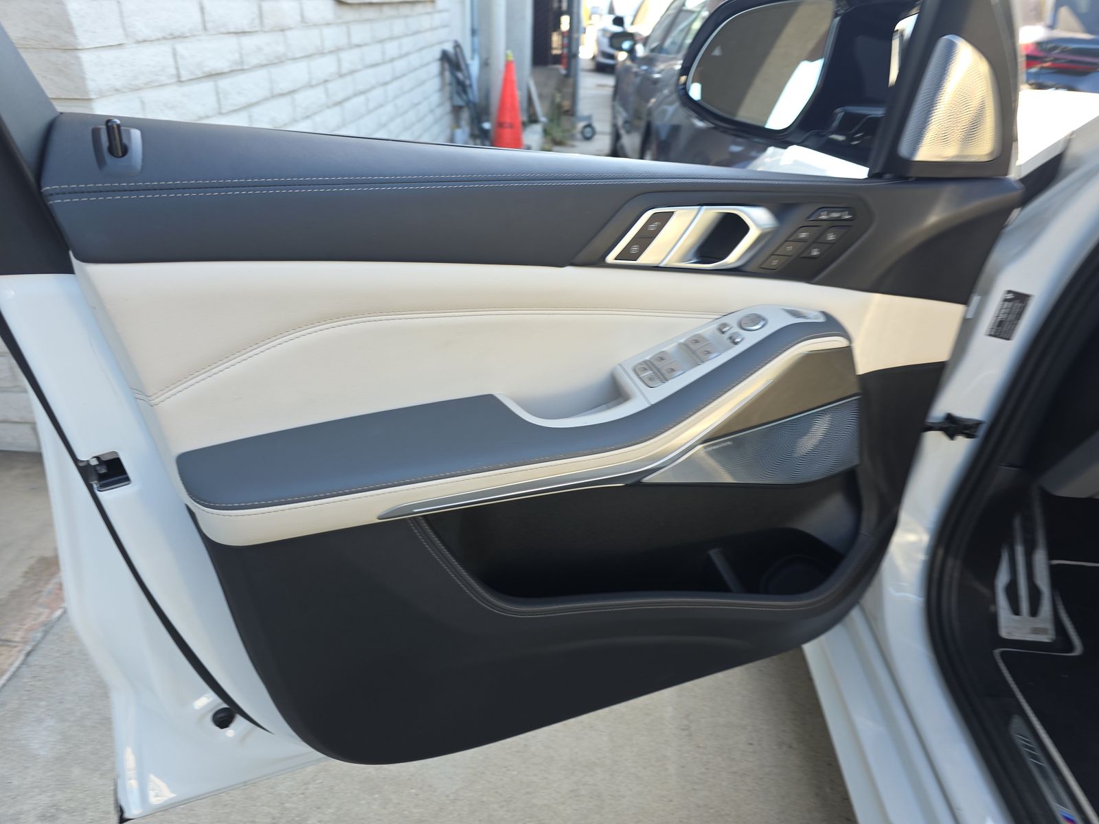 2024 BMW X7 M60i AWD