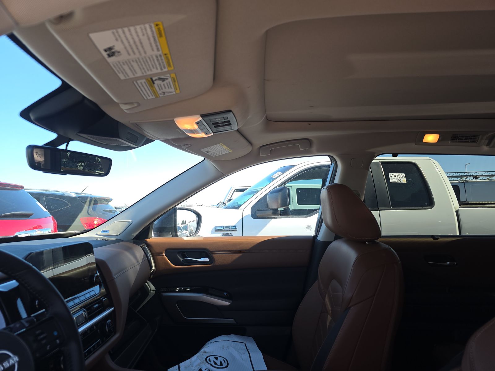 2025 Nissan Pathfinder Platinum FWD