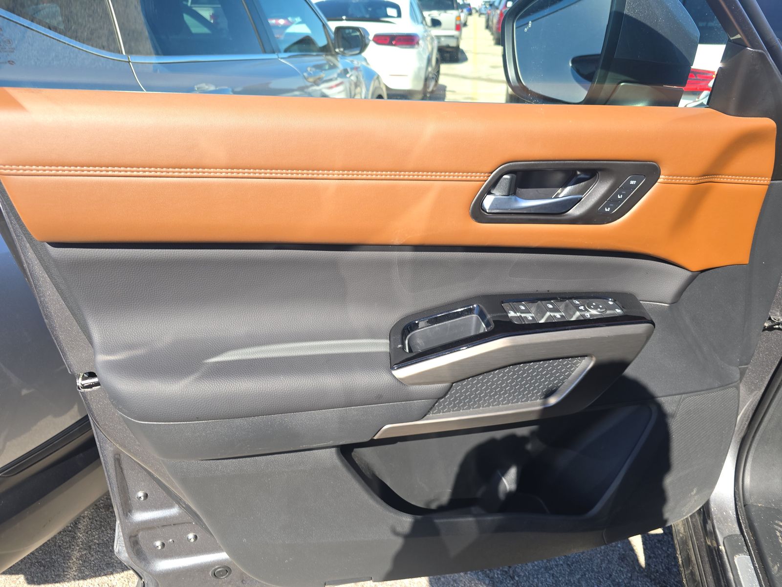 2025 Nissan Pathfinder Platinum FWD