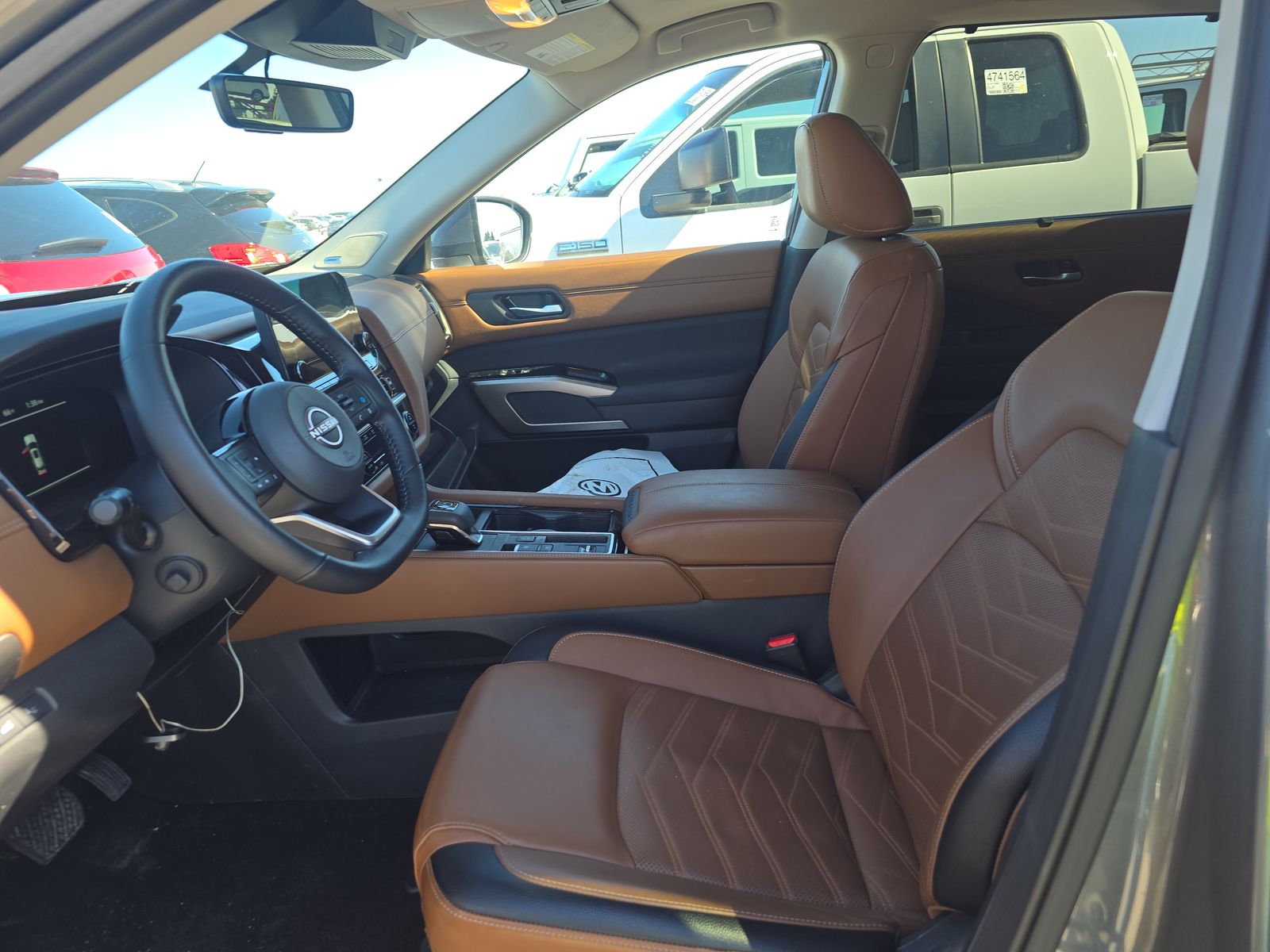 2025 Nissan Pathfinder Platinum FWD