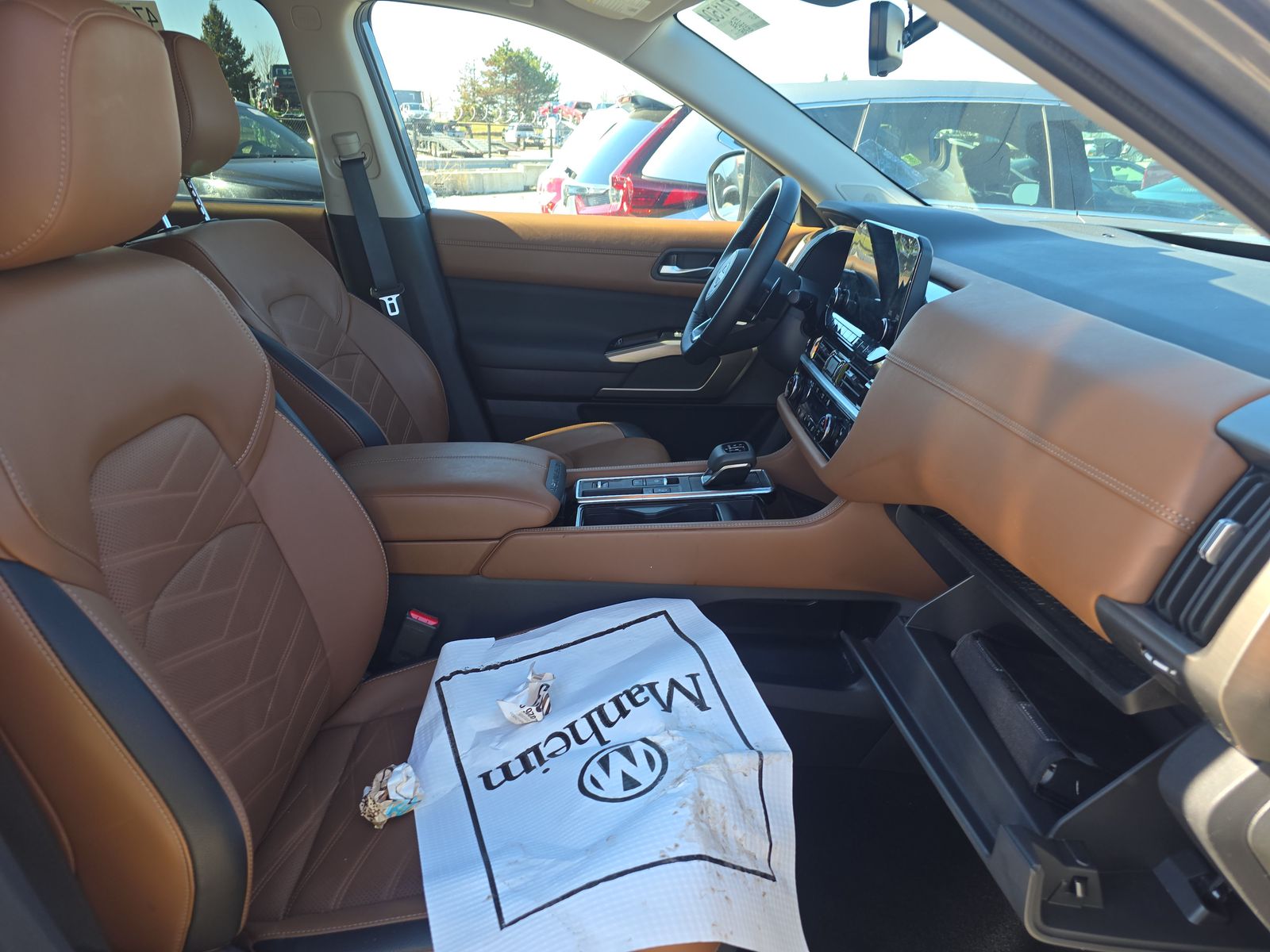 2025 Nissan Pathfinder Platinum FWD