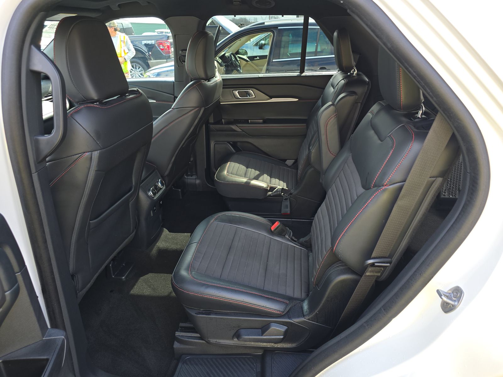 2025 Ford Explorer ST-Line AWD